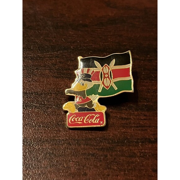 Vintage 1984 Los Angeles Olympics Coca Cola‎ Sam Eagle Kenya Flag Lapel Pin - Picture 1 of 3